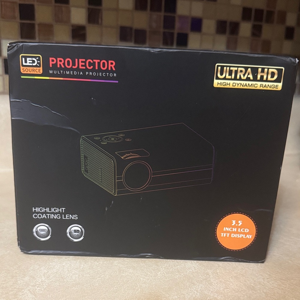 Small‎ projector new in box